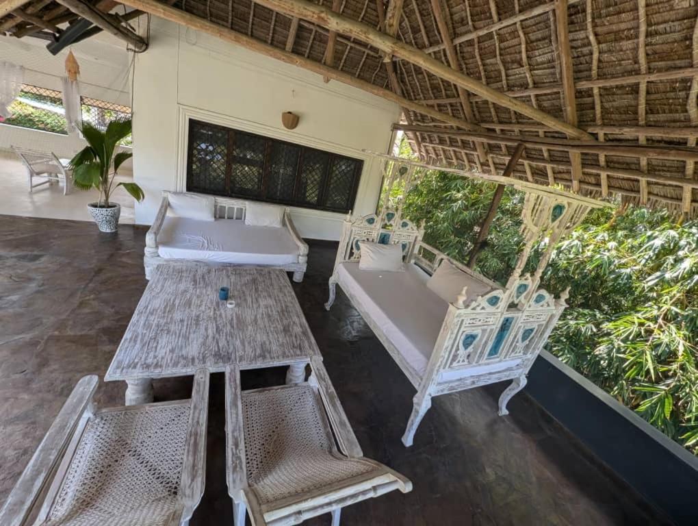 White Nyumba Malindi Exterior foto