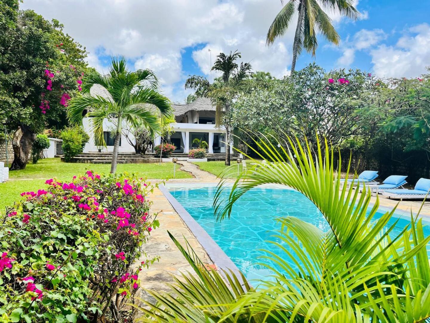 White Nyumba Malindi Exterior foto