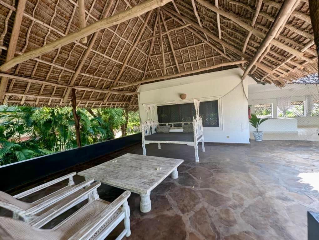 White Nyumba Malindi Exterior foto